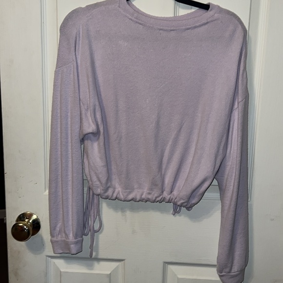 NWOT* Calvin Klein Long Sleeve pullover. - Picture 4 of 4
